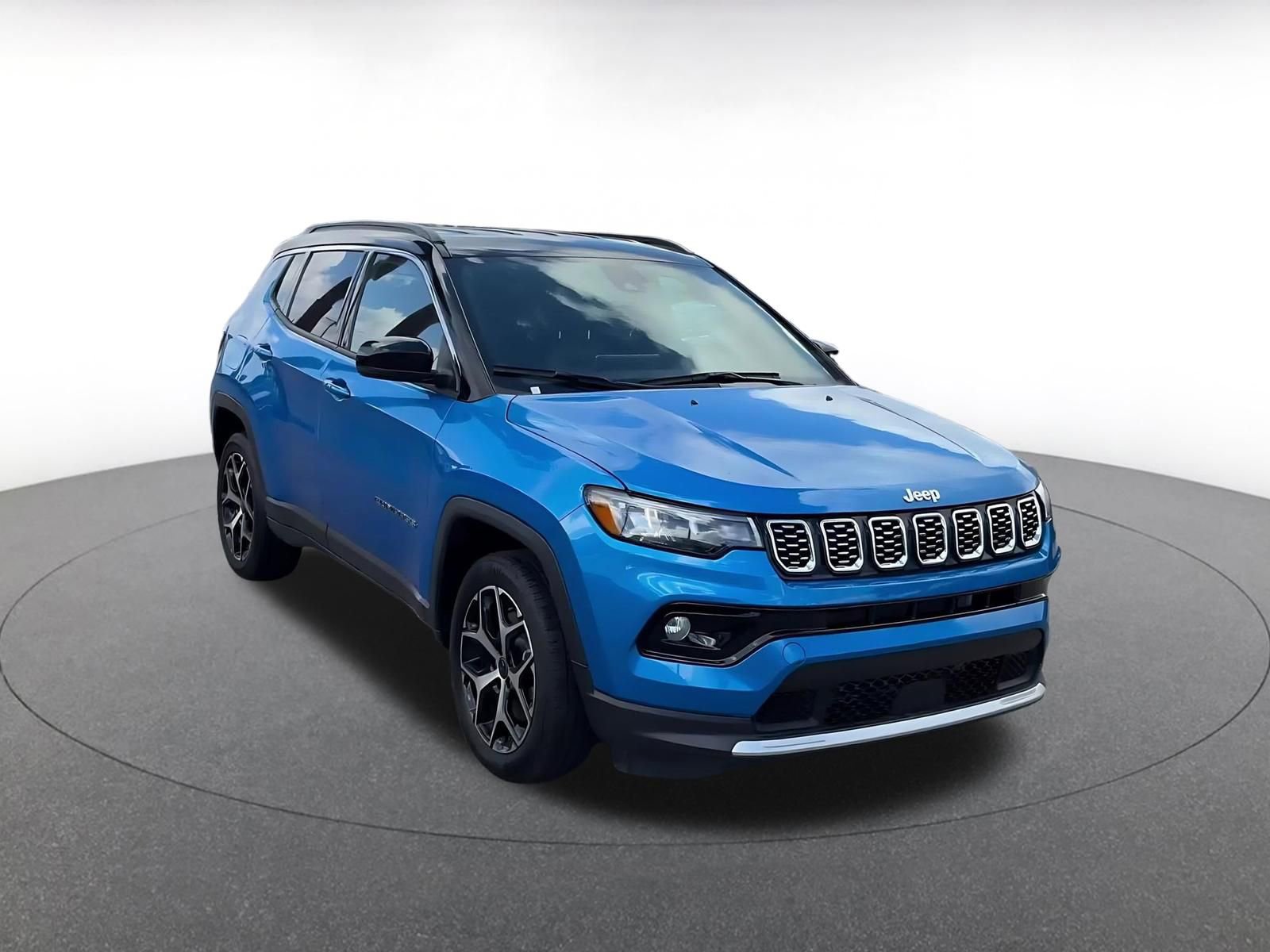 Used 2025 Jeep Compass Limited image 3