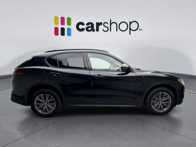 Used 2023 Alfa Romeo Stelvio Sprint image 6