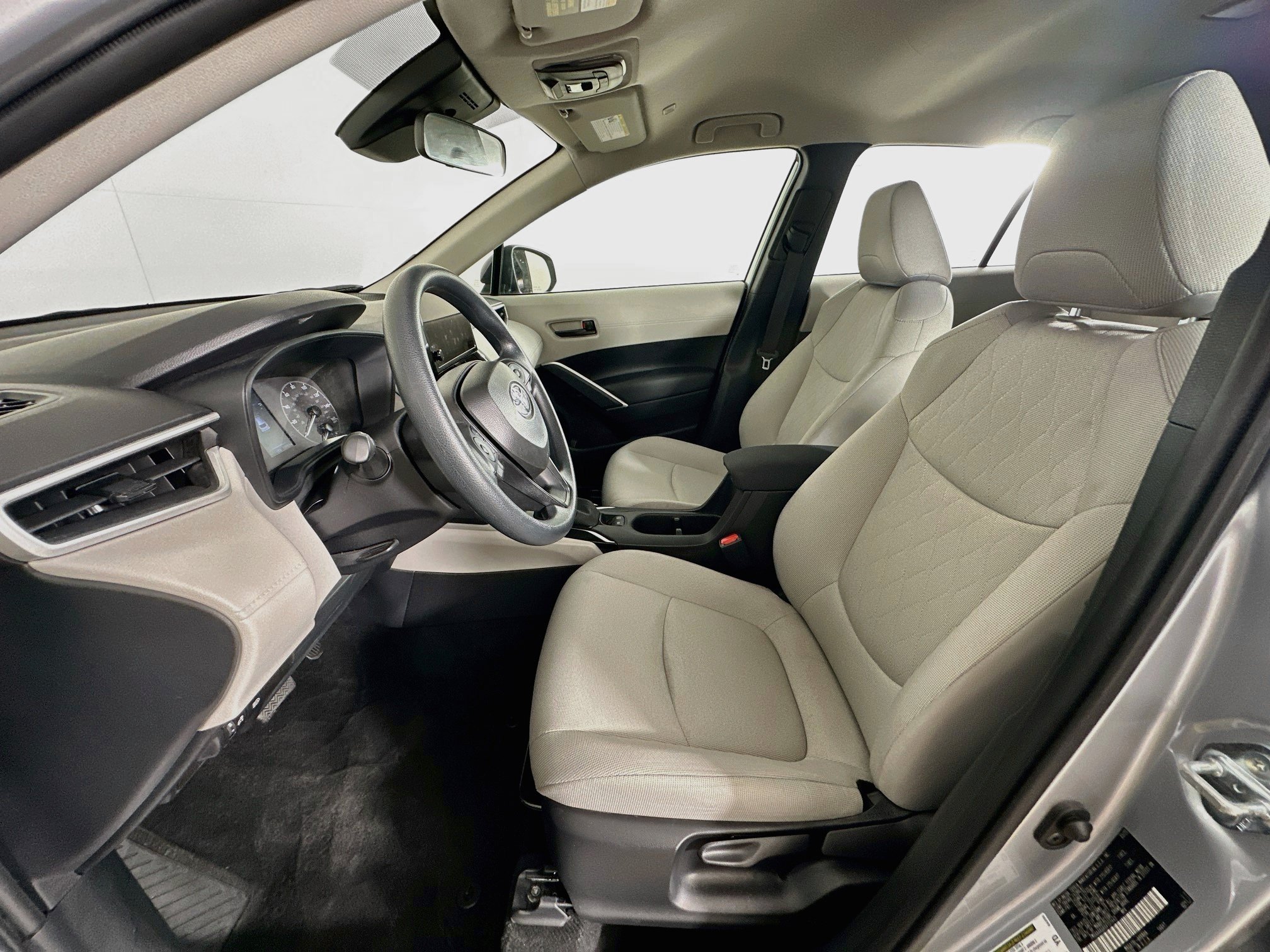 Used 2025 Toyota Corolla Cross L FWD image 13