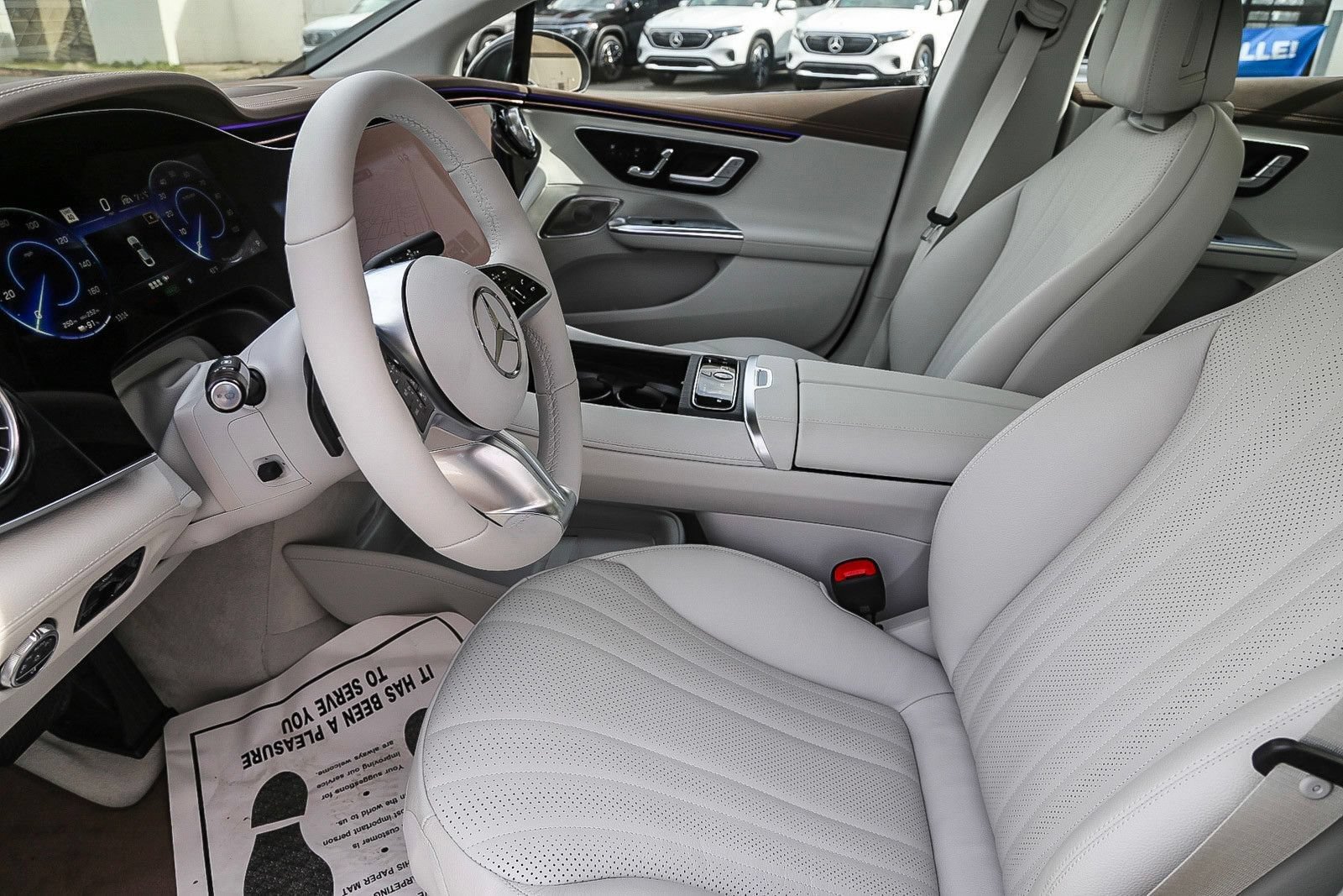 New 2024 Mercedes-Benz EQE 500 4MATIC Sedan image 16