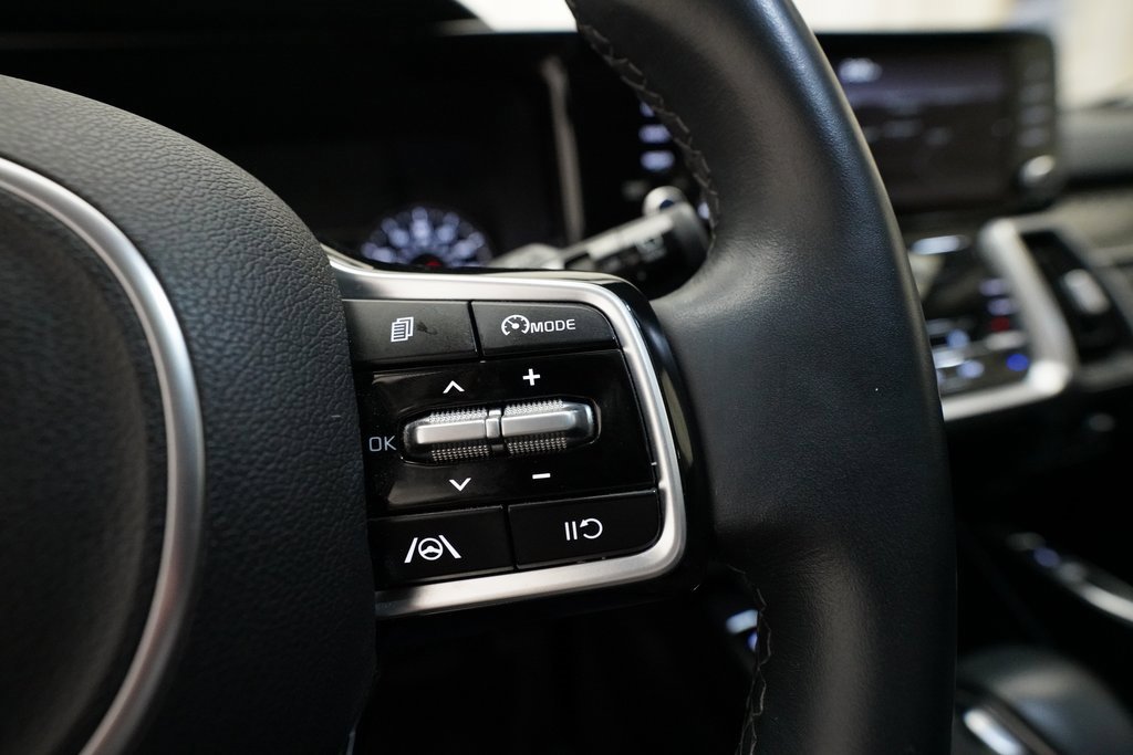 Certified 2022 Kia Sorento S w/ Panoramic Sunroof Package image 18