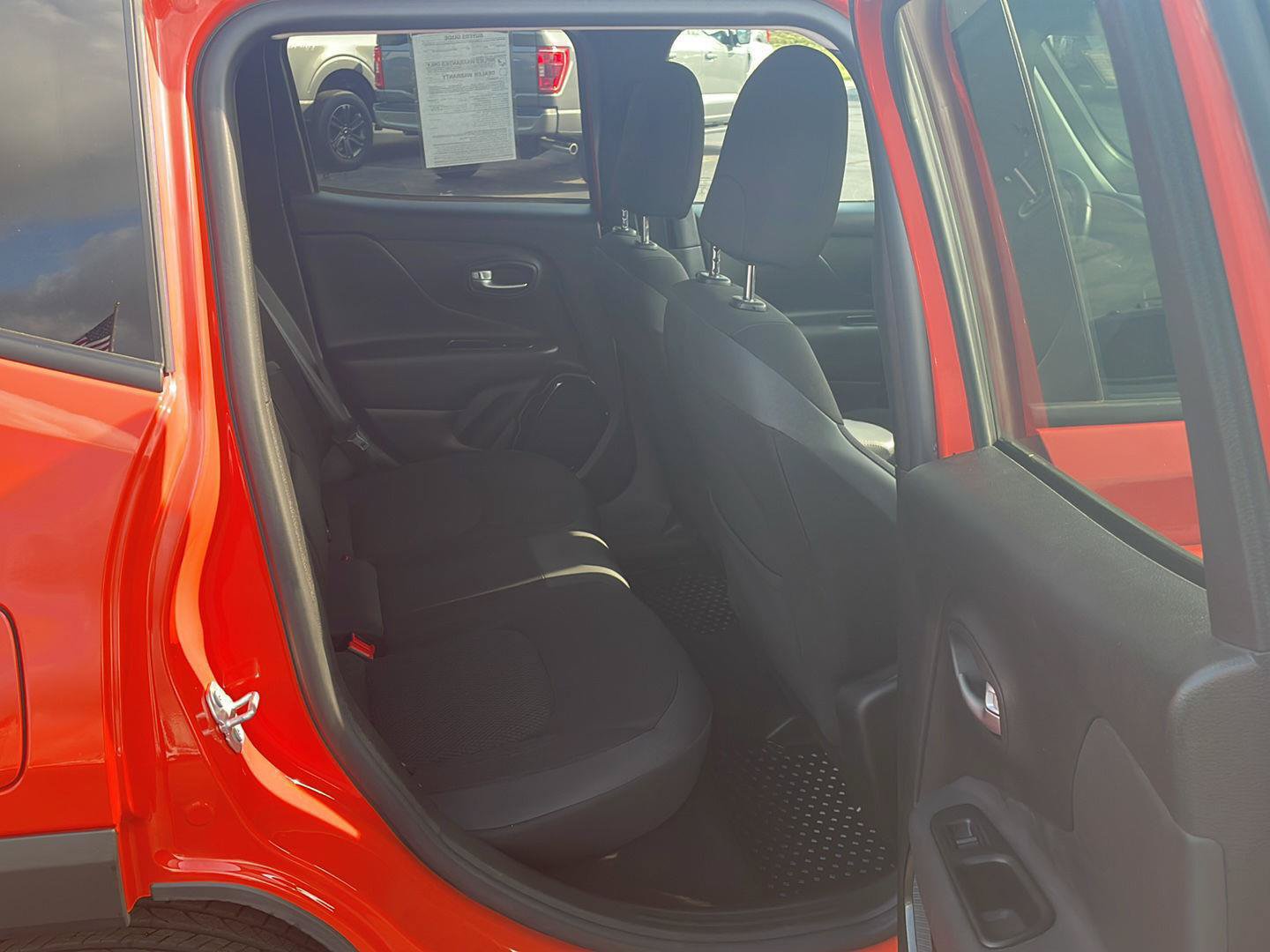 Used 2019 Jeep Renegade Altitude w/ Quick Order Package 2XM AWD/4WD image 26