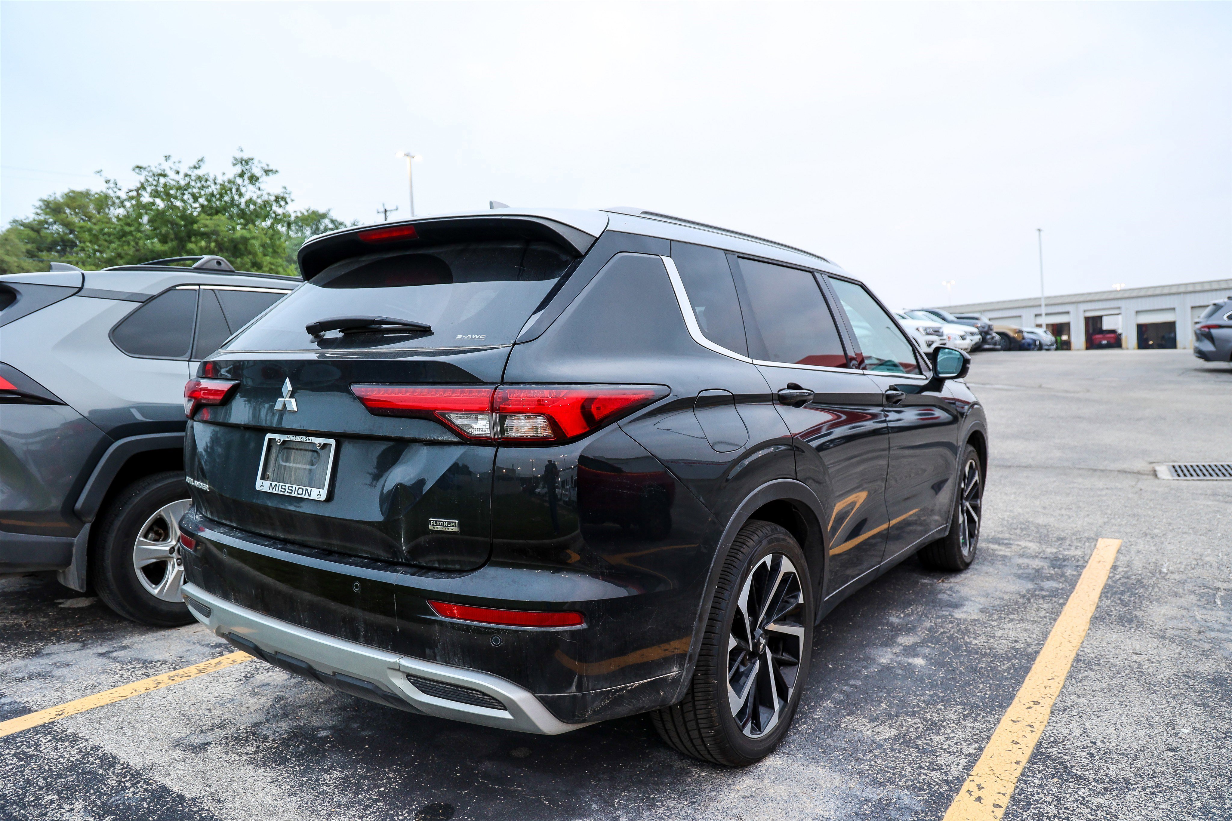 Used 2024 Mitsubishi Outlander SEL Black Edition AWD/4WD image 8