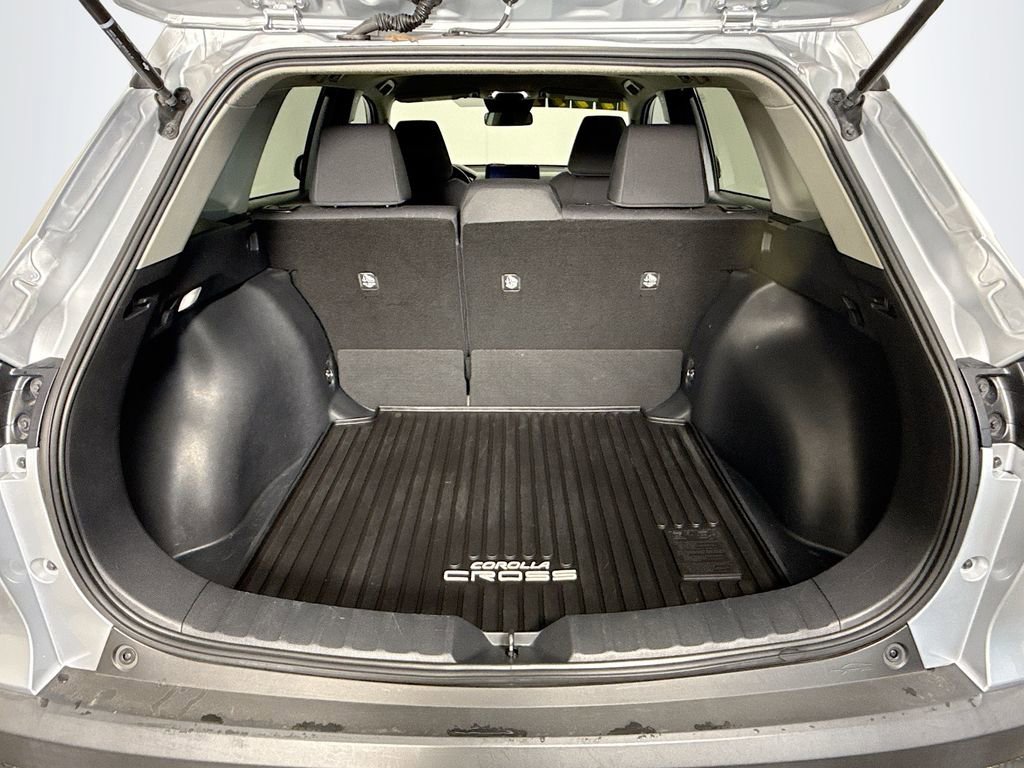 Used 2023 Toyota Corolla Cross LE image 28