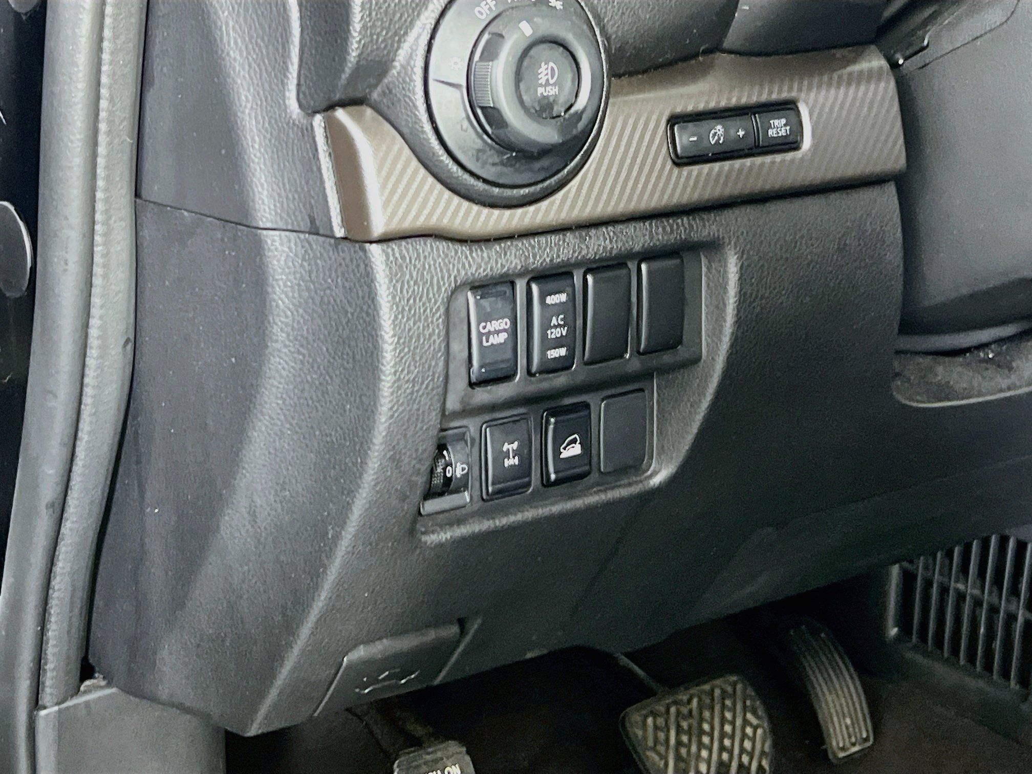 Used 2023 Nissan Titan PRO-4X w/ Pro-4x Convenience Package AWD/4WD image 10