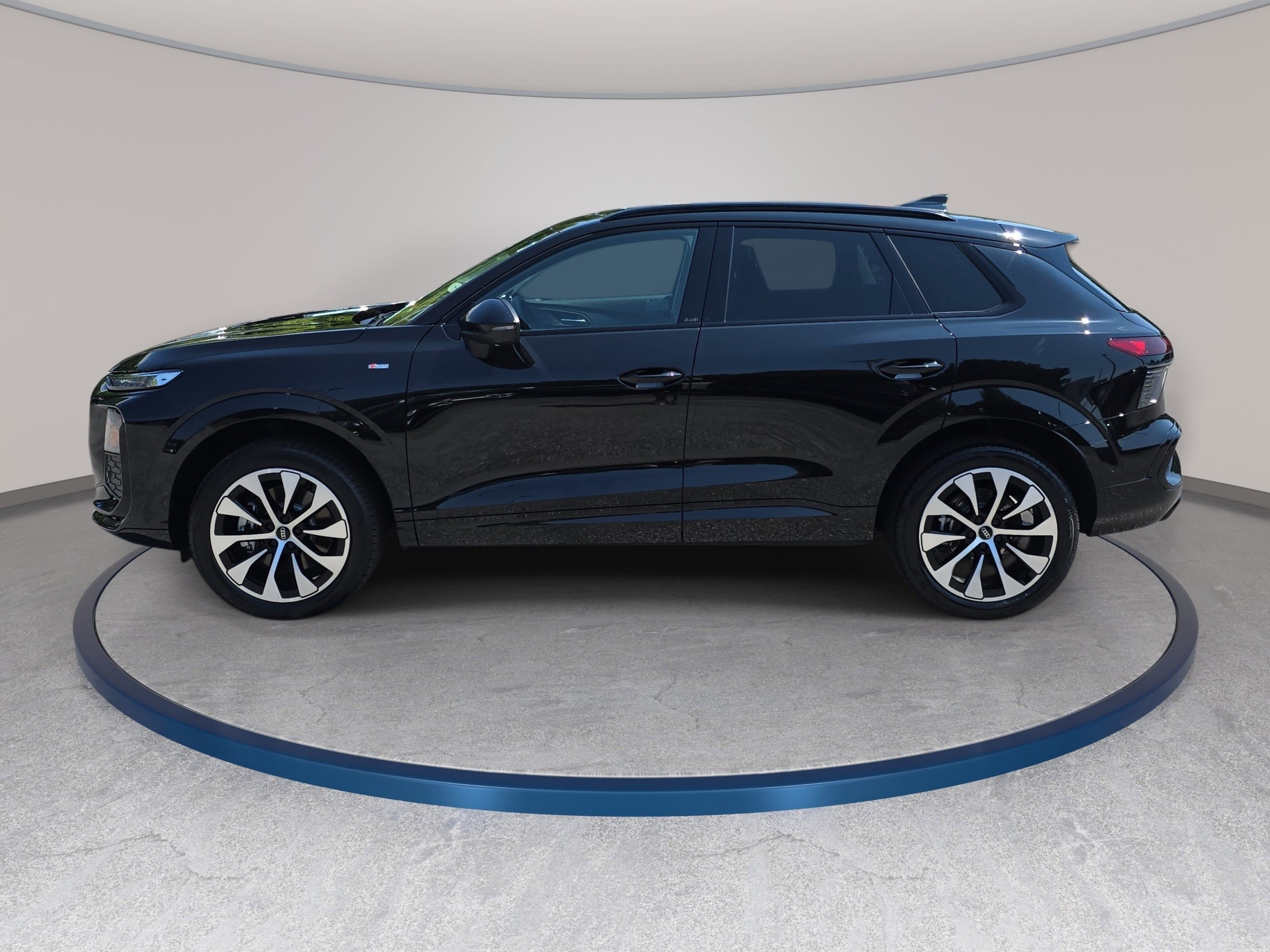New 2026 Audi Q3 quattro 2.0T AWD/4WD image 8