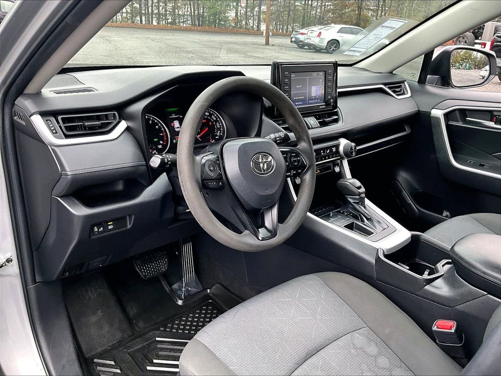 Used 2022 Toyota RAV4 XLE image 21