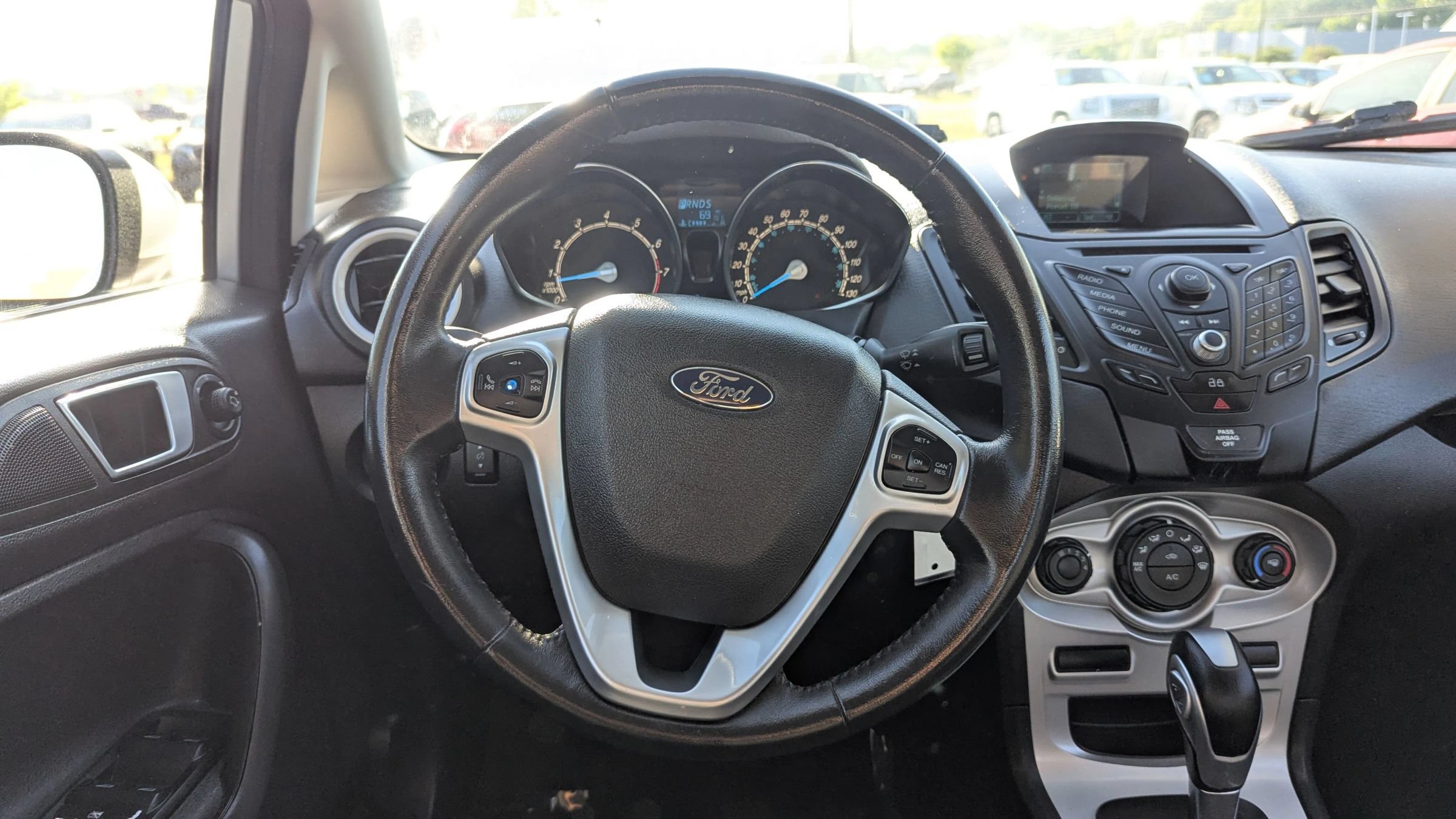 Used 2014 Ford Fiesta SE FWD image 17