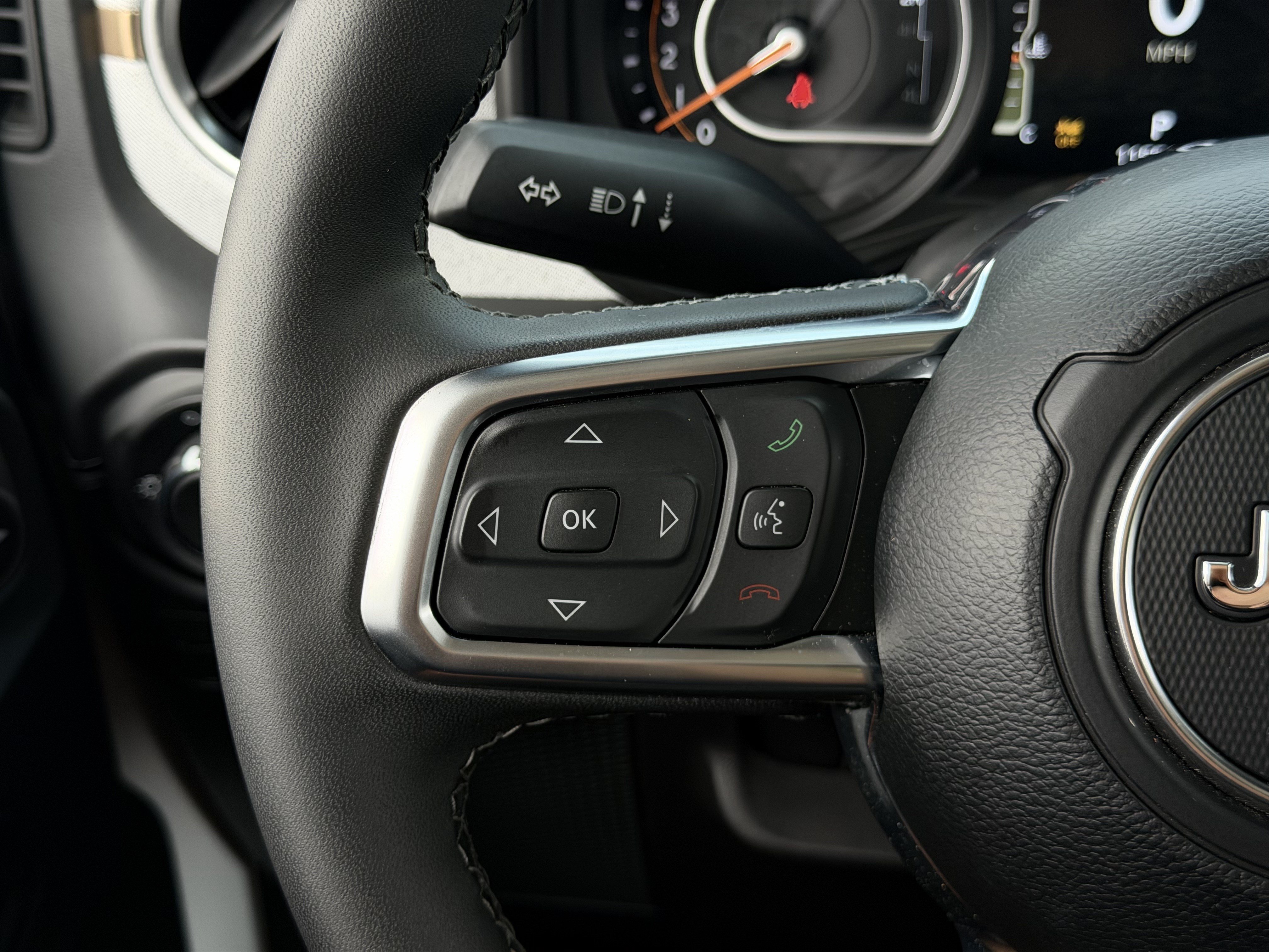 Used 2026 Jeep Wrangler Unlimited Sahara AWD/4WD image 18