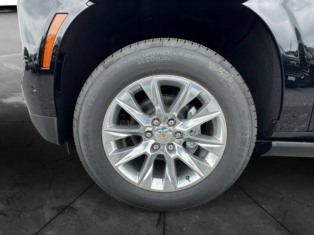 New 2026 Chevrolet Suburban Premier AWD/4WD image 14