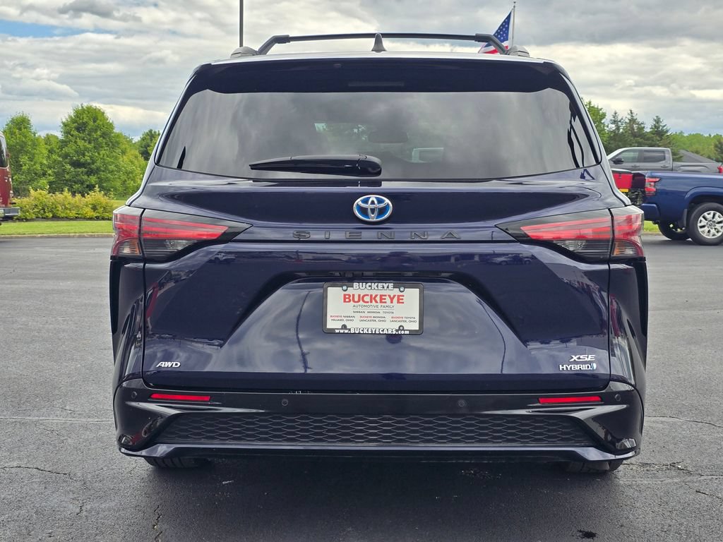 Used 2021 Toyota Sienna XSE w/ XSE Plus Package AWD/4WD image 7