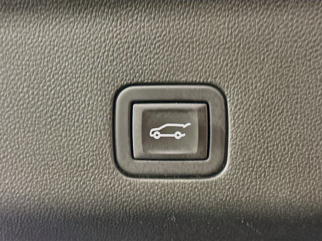 Used 2023 Chevrolet Tahoe High Country AWD/4WD image 30