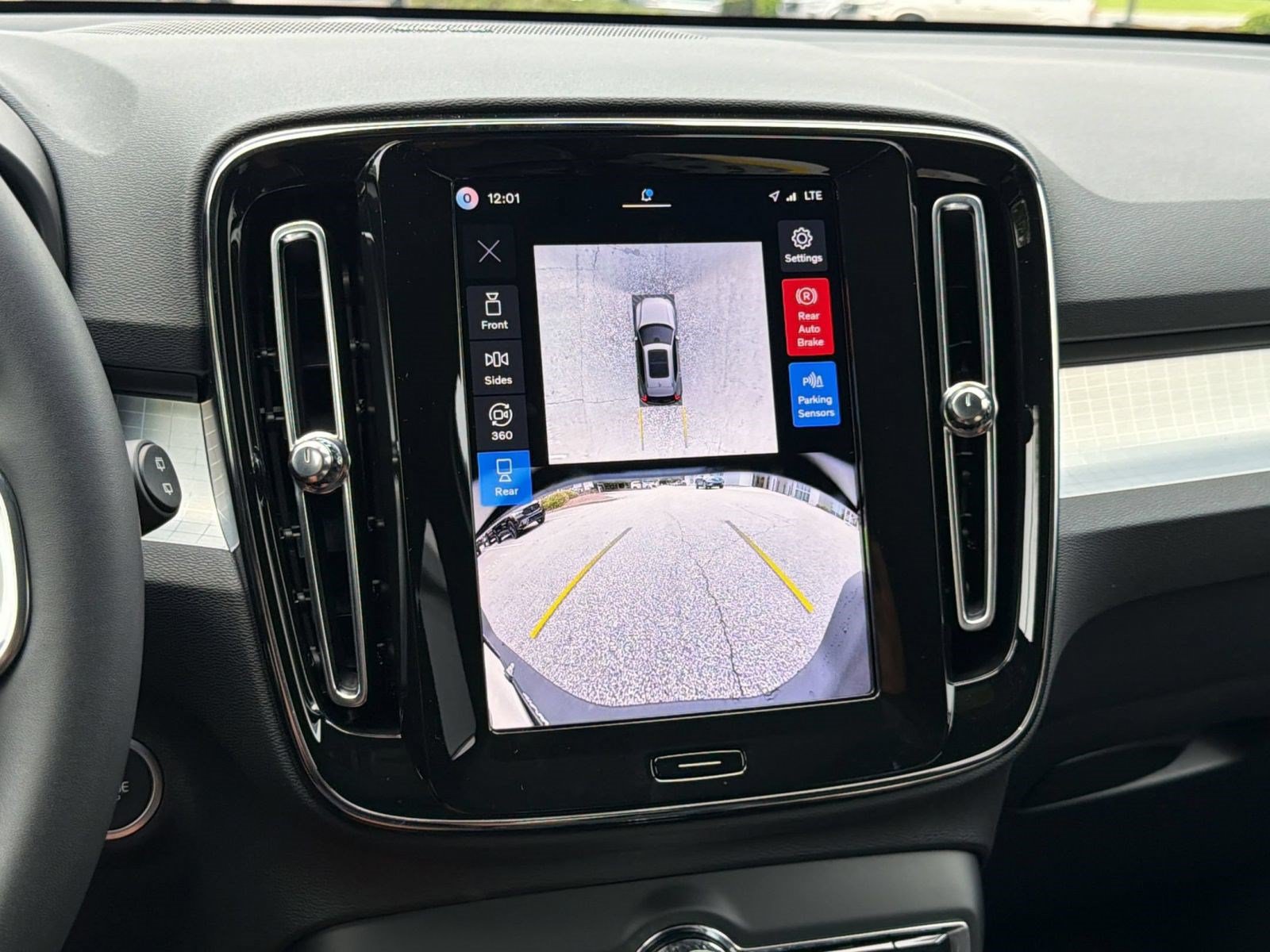 New 2026 Volvo XC40 B5 Ultra w/ Protection Package Premier AWD/4WD image 20