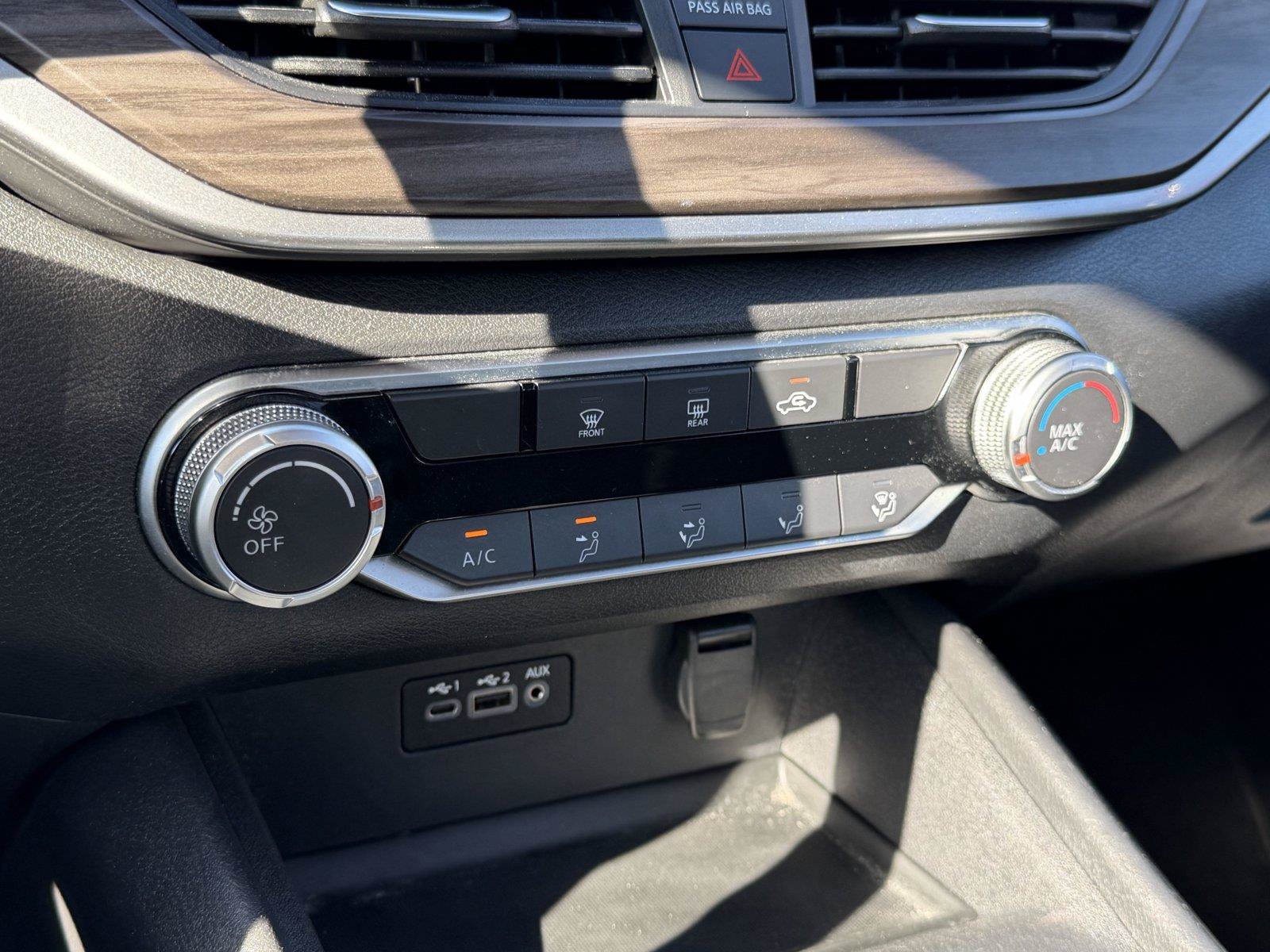 Used 2025 Nissan Altima 2.5 SV FWD image 24