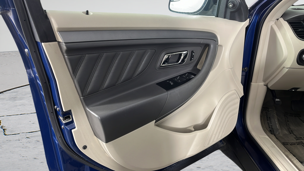 Used 2012 Ford Taurus SEL FWD image 9