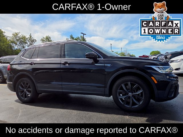 Used 2023 Volkswagen Tiguan SE w/ Panoramic Sunroof Package AWD/4WD image 3