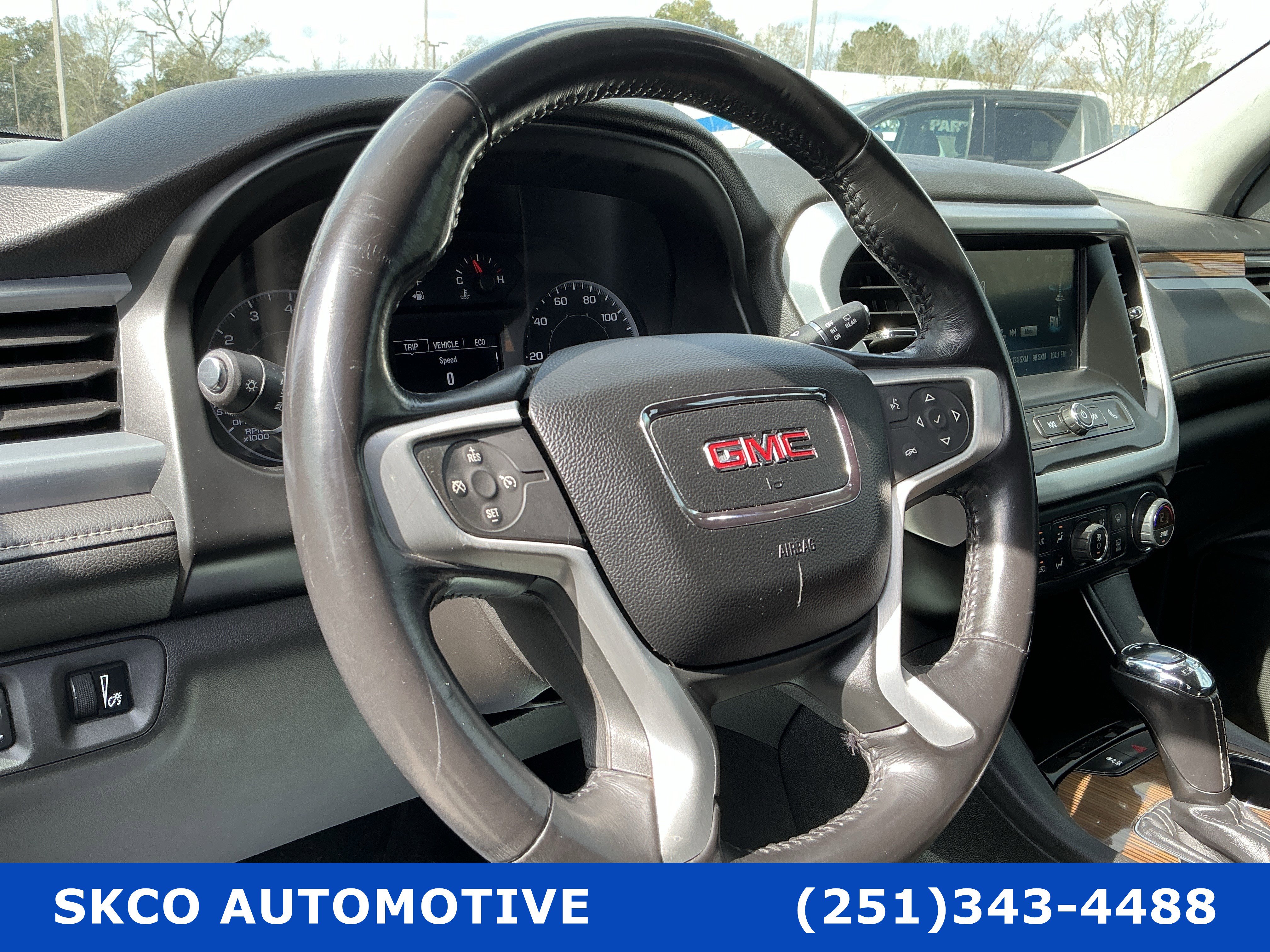 Used 2019 GMC Acadia SLE image 18