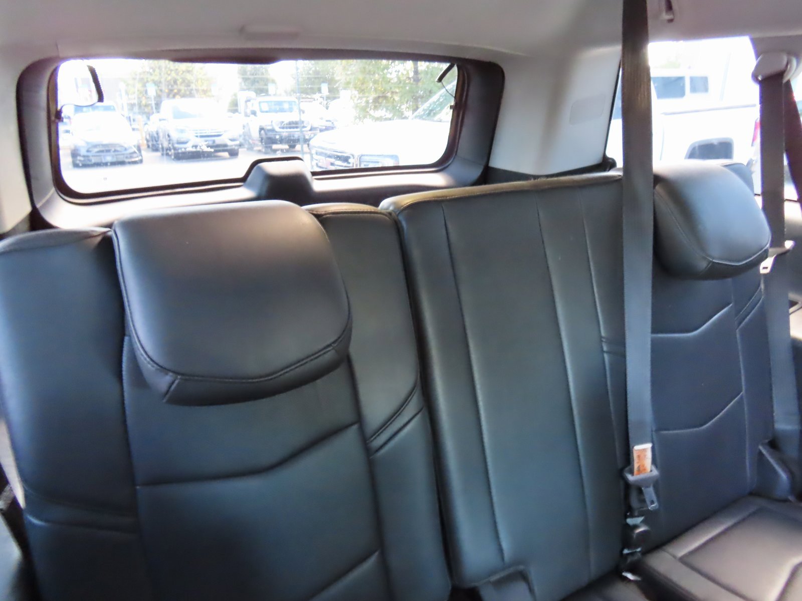 Used 2020 Cadillac Escalade ESV Premium Luxury image 32