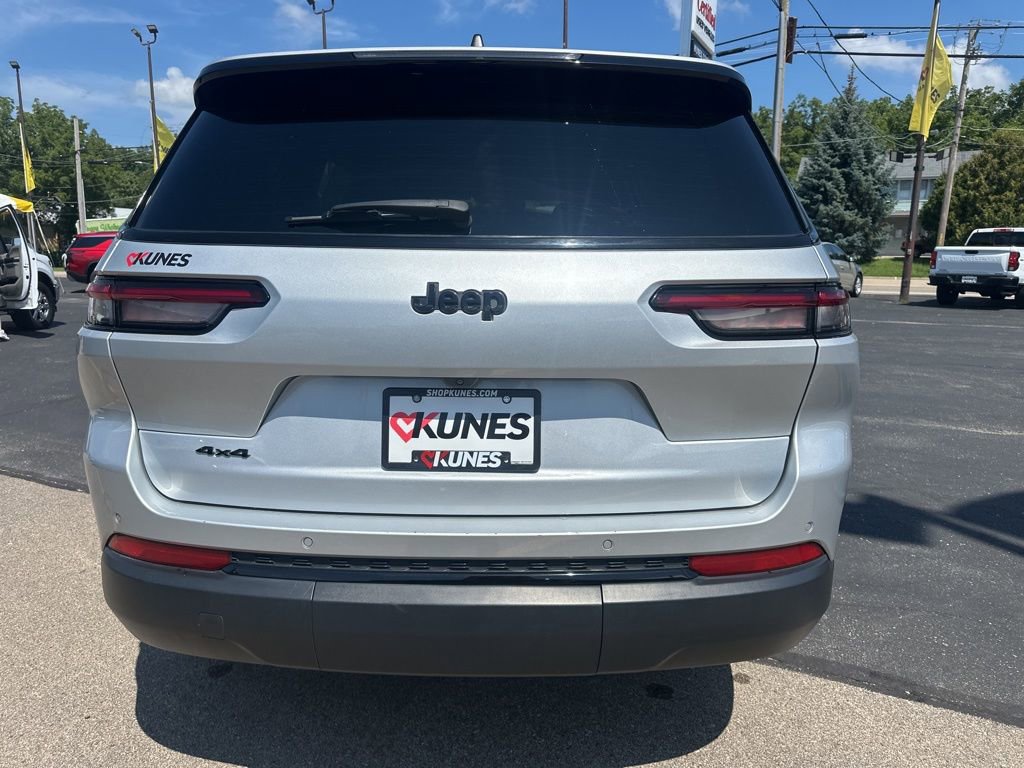 Used 2023 Jeep Grand Cherokee L Laredo image 11