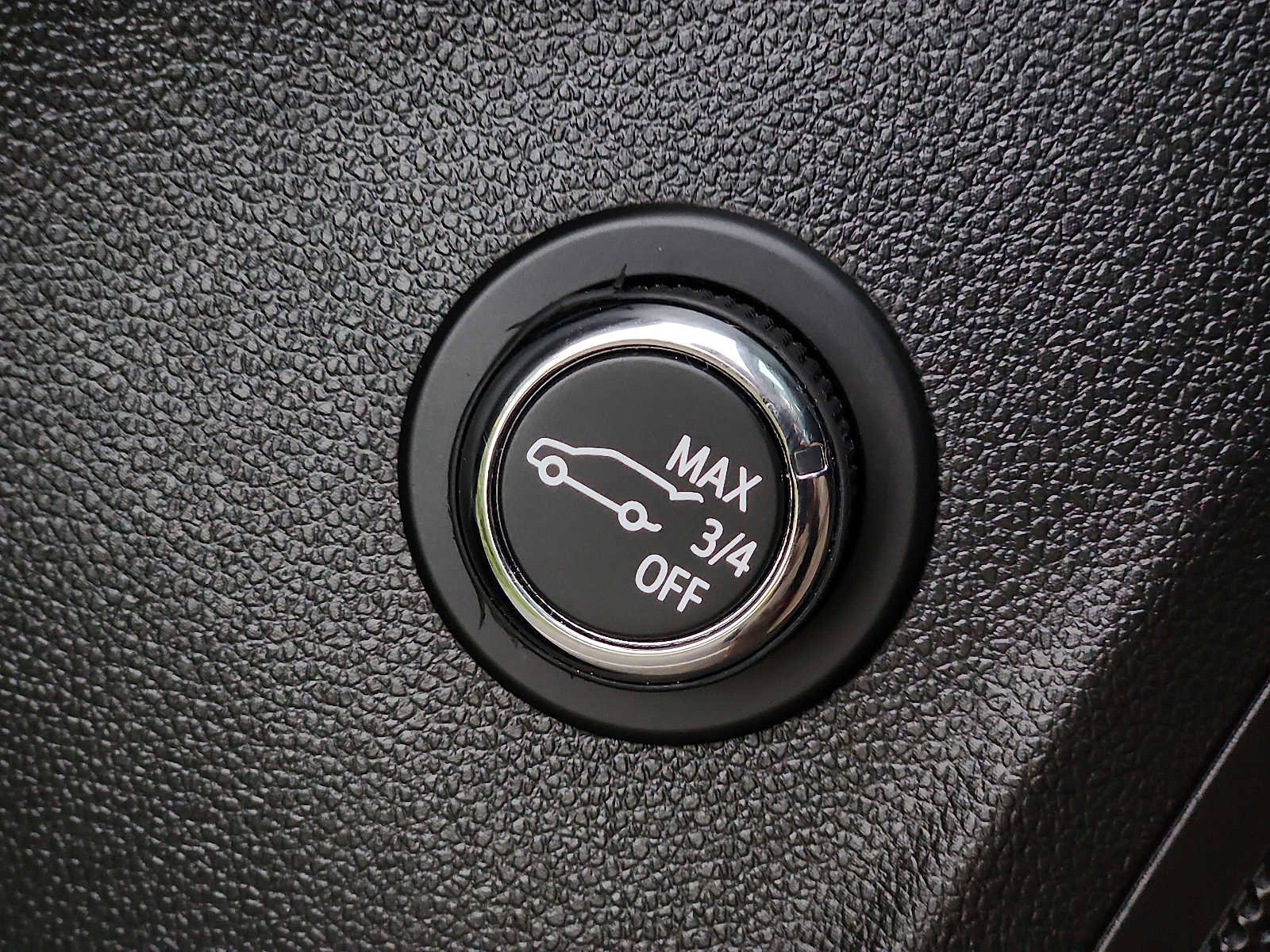 Used 2023 Buick Envision Essence w/ Sport Touring Package image 26