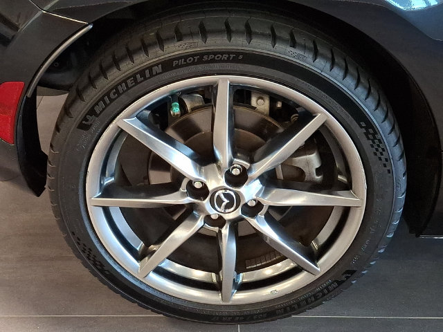 Used 2021 MAZDA MX-5 Miata RF Grand Touring RWD image 6