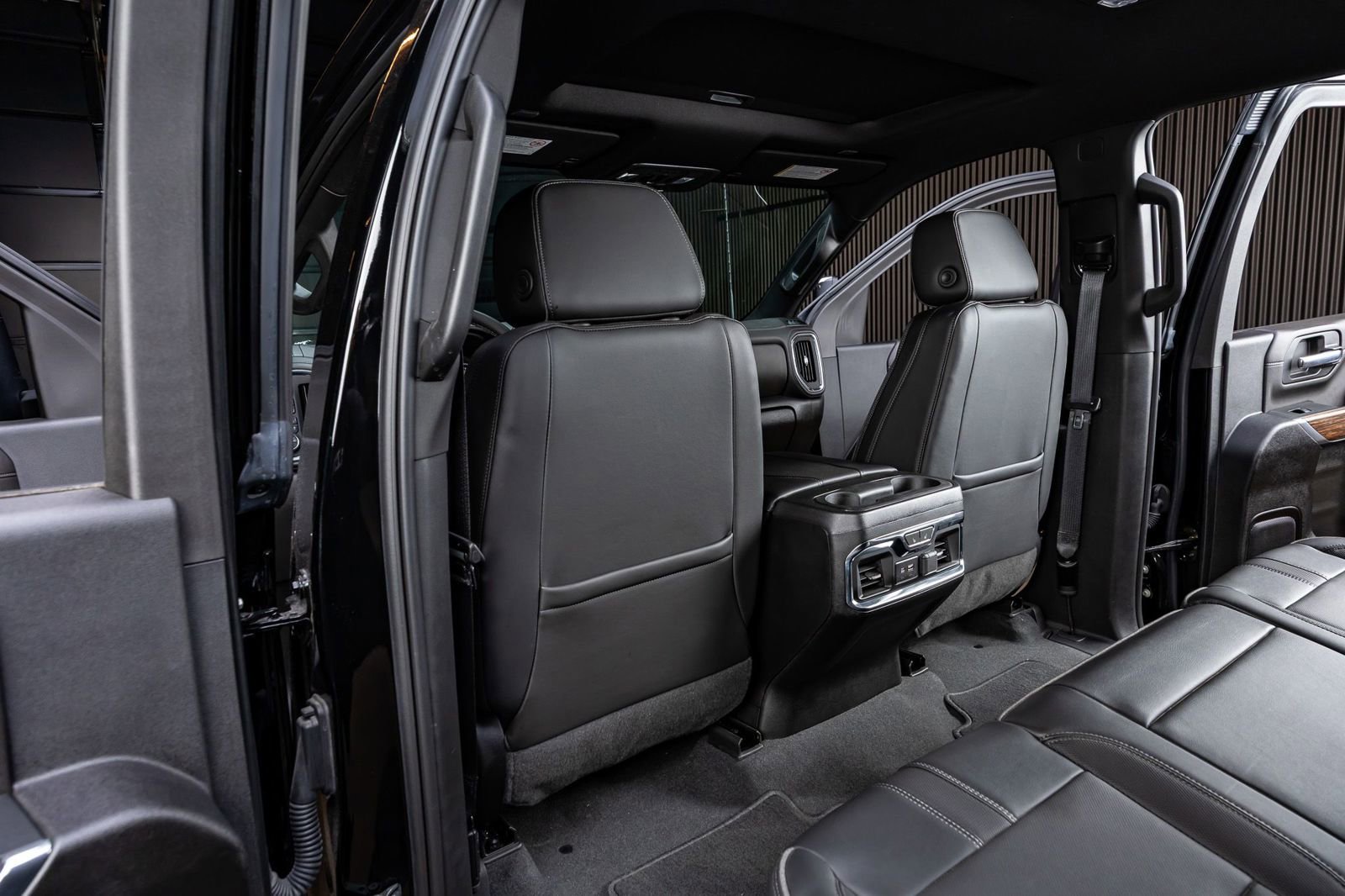 Used 2023 Chevrolet Silverado 3500 High Country w/ Z71 Off-Road Package image 34