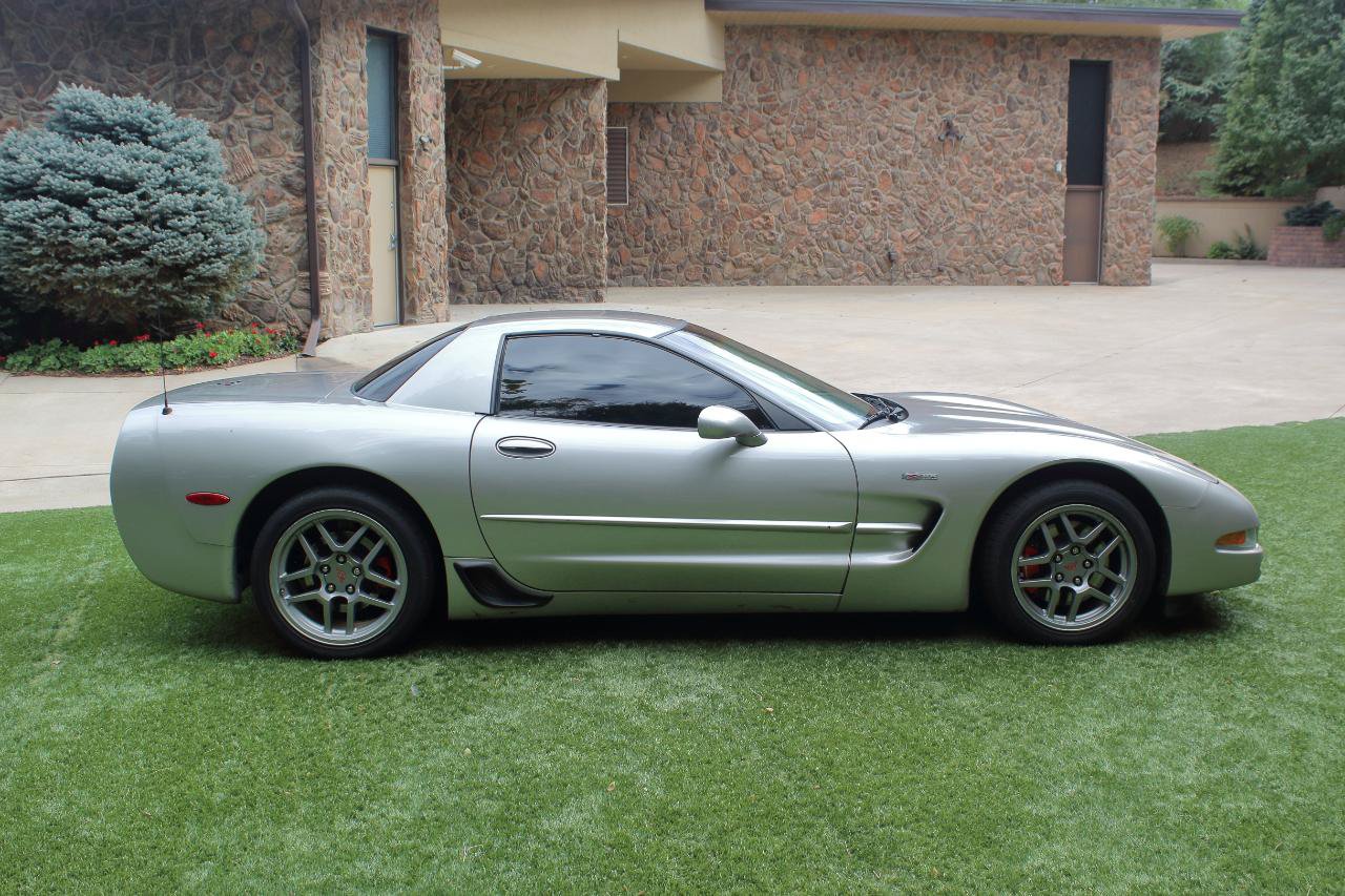 Used 2004 Chevrolet Corvette Z06 w/ Memory Package RWD image 30