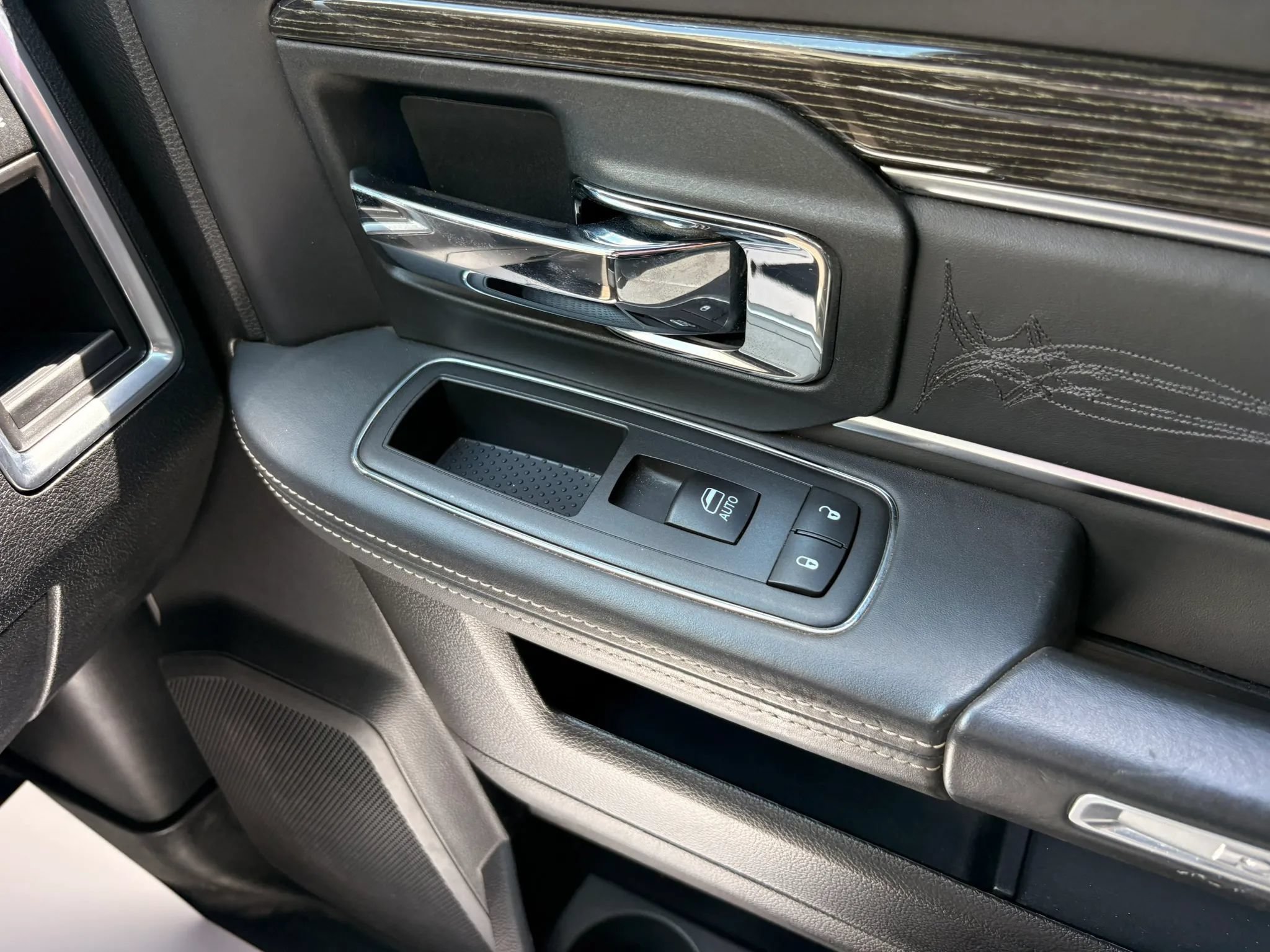 Used 2018 RAM 2500 Limited AWD/4WD image 26