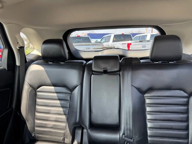 Used 2024 Ford Edge SEL w/ Convenience Package image 4