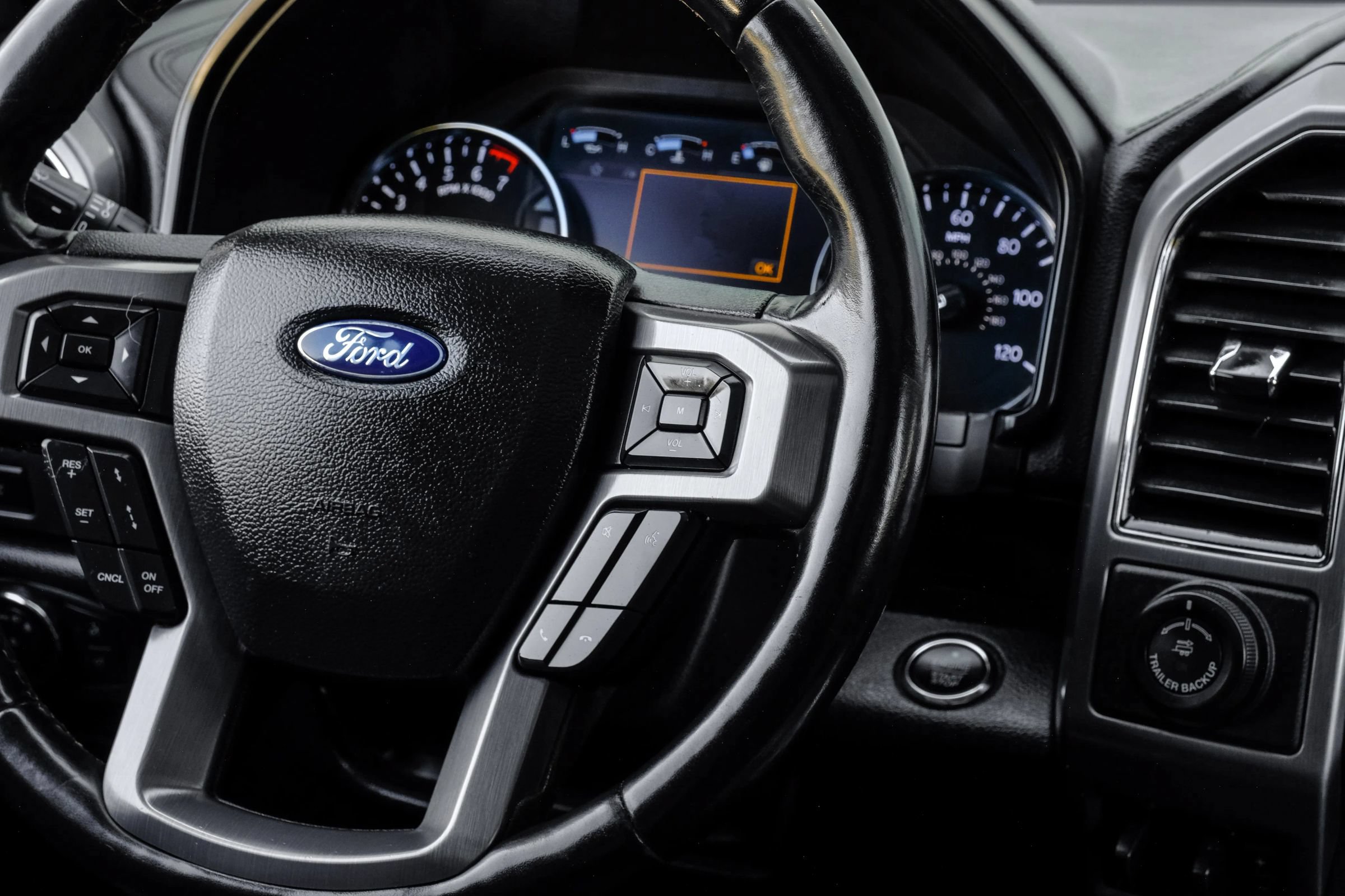 Used 2019 Ford Expedition Max Platinum RWD image 22