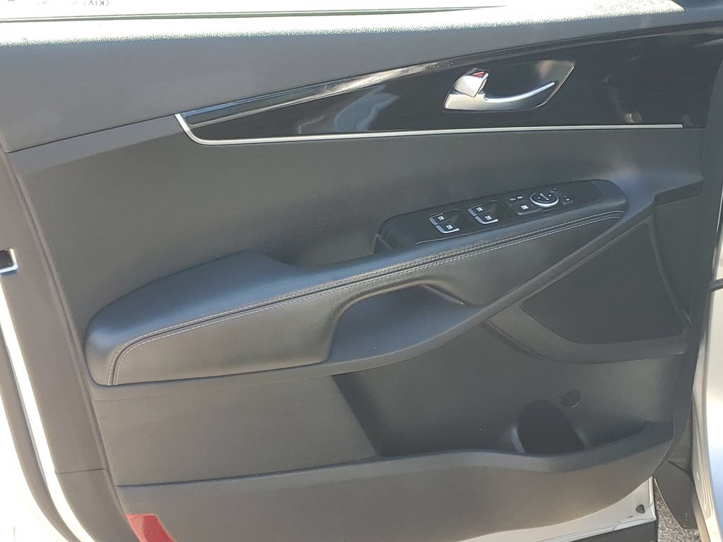 Used 2019 Kia Sorento FWD image 5