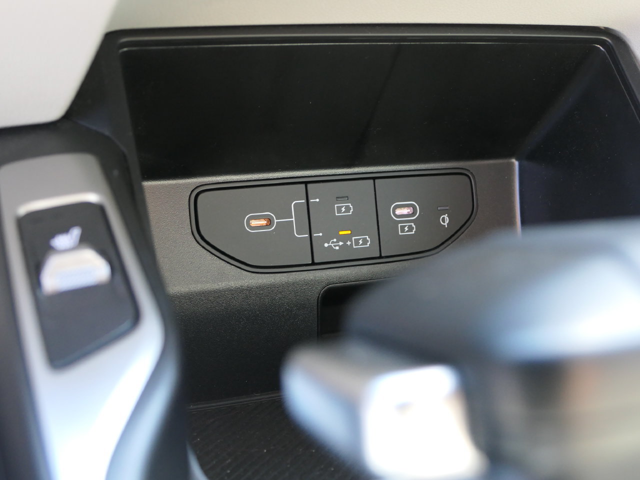 Certified 2025 Kia Sorento EX FWD image 22