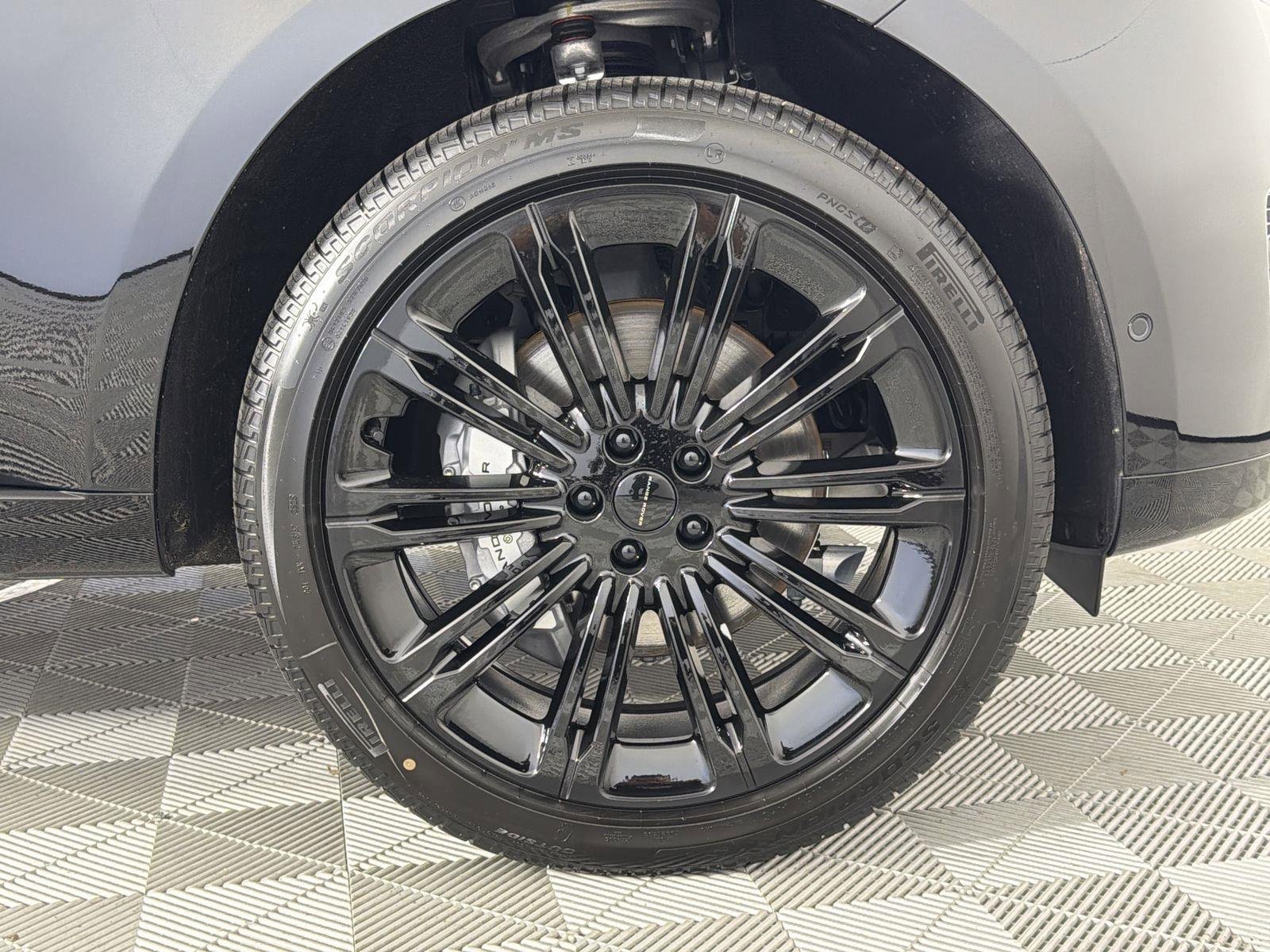 New 2026 Land Rover Range Rover SE image 35