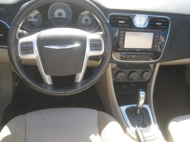 Used 2012 Chrysler 200 Touring image 21