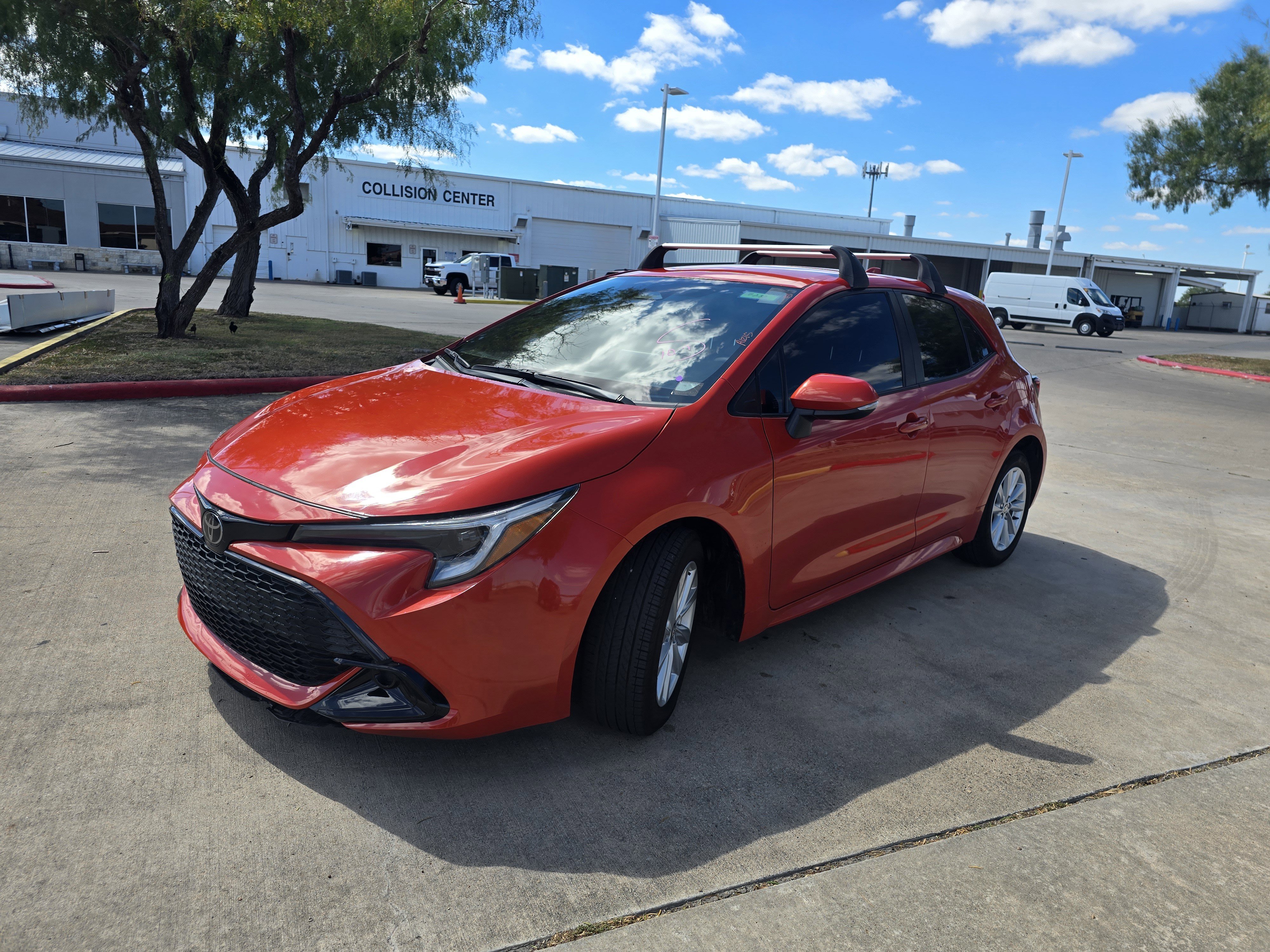 Used 2024 Toyota Corolla SE w/ SE Package image 7