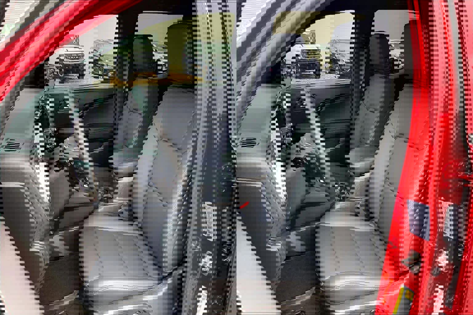 Used 2025 Chevrolet Colorado LT w/ LT Convenience Package image 8