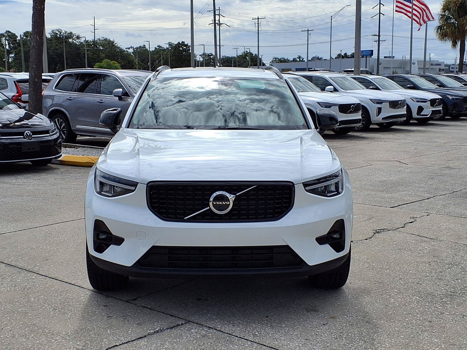 New 2026 Volvo XC40 B5 Plus w/ Protection Package Premier AWD/4WD image 2