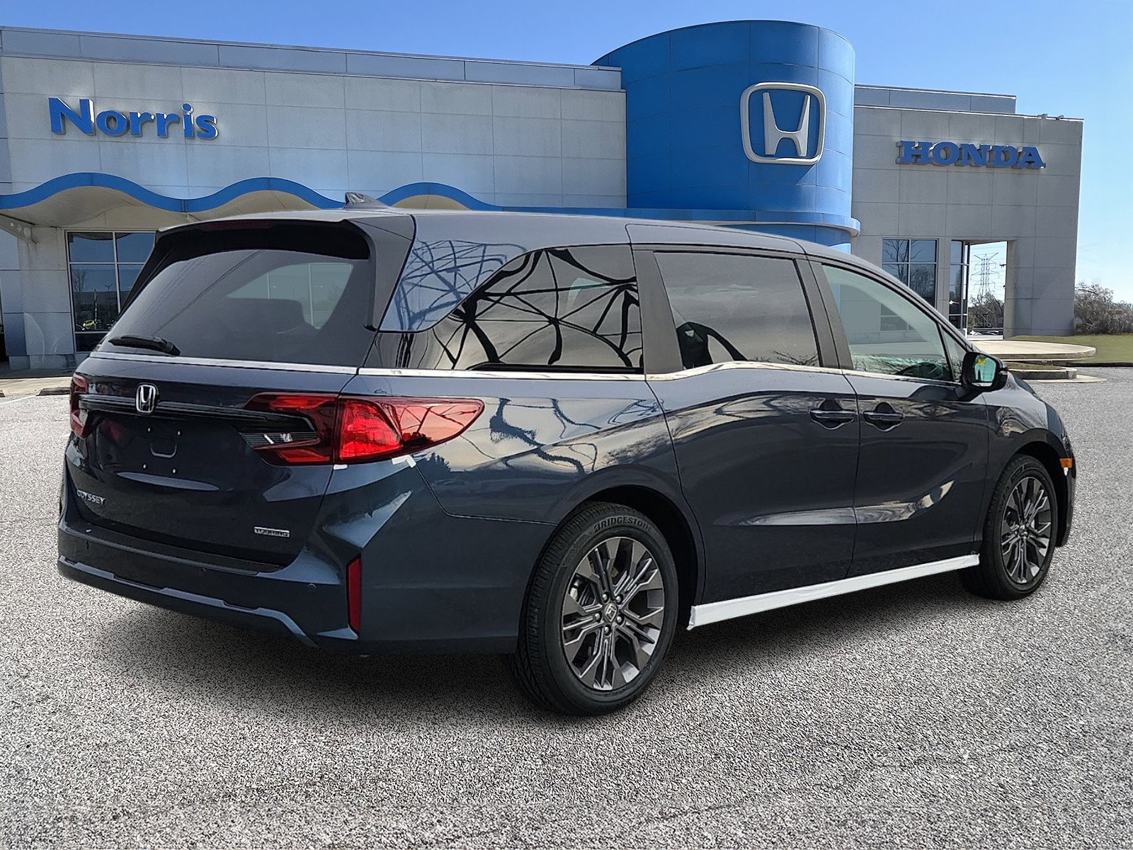 New 2026 Honda Odyssey Touring image 4