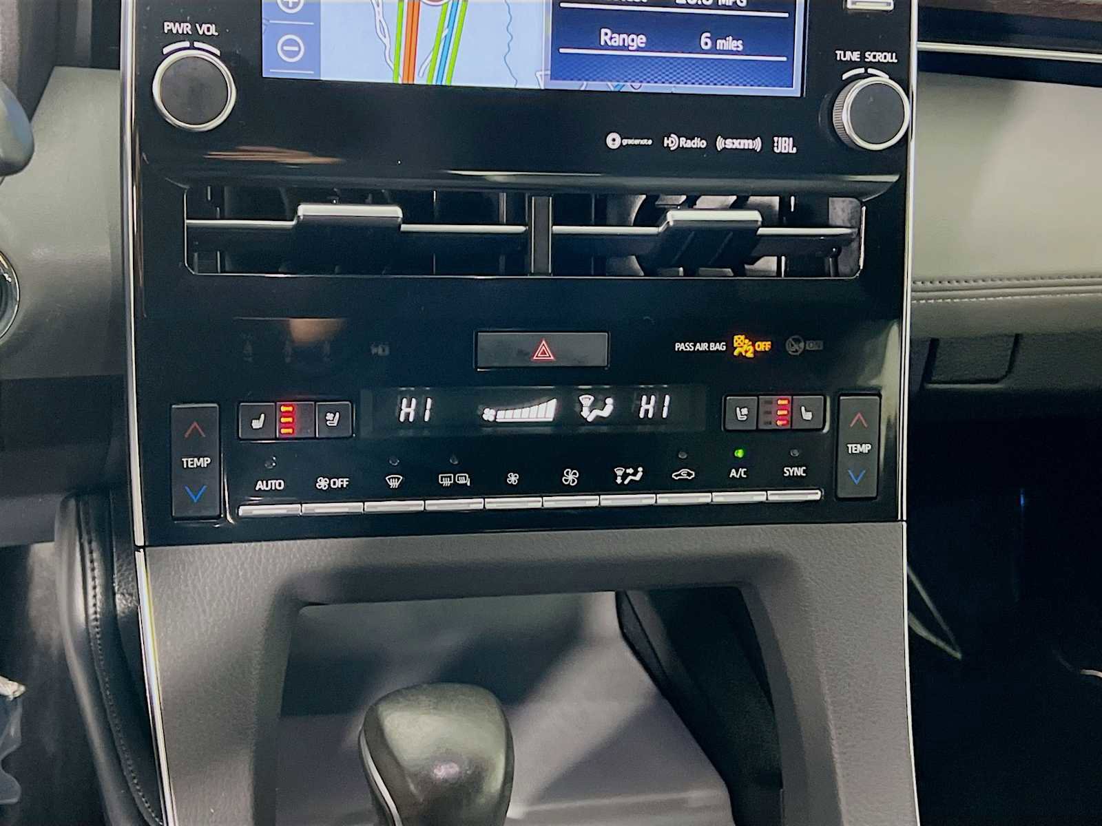 Used 2019 Toyota Avalon Limited image 16