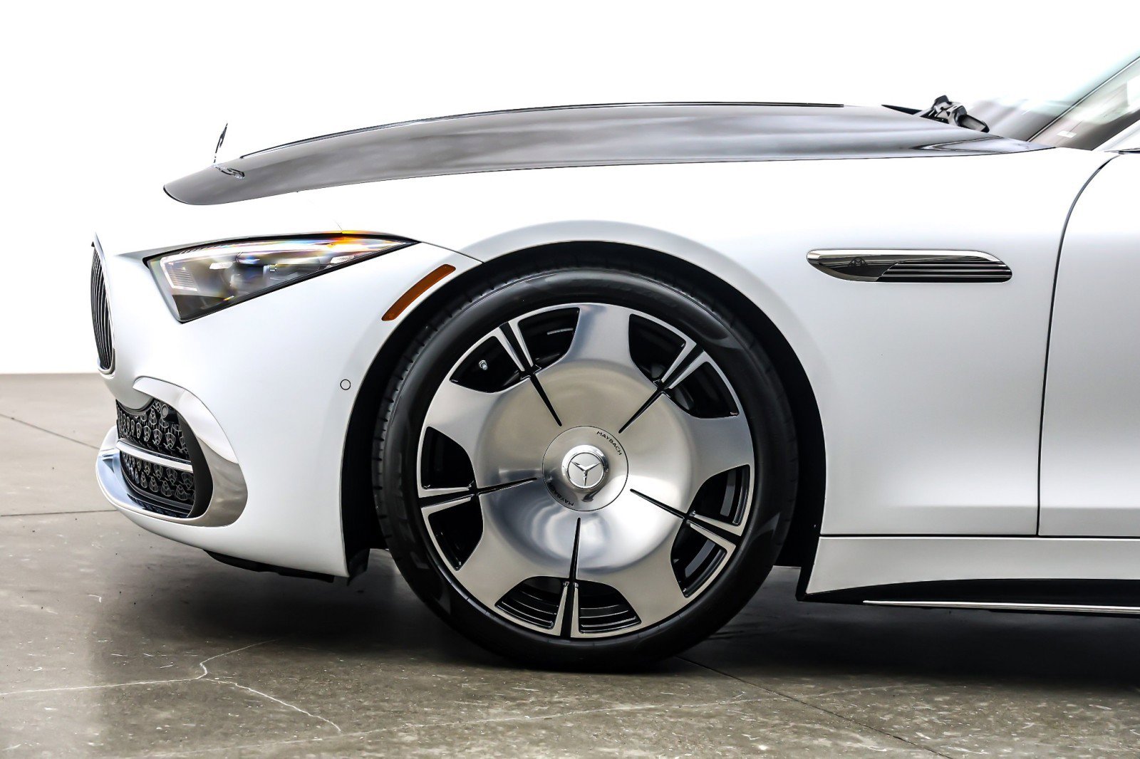 New 2026 Mercedes-Benz Maybach SL 680 image 10