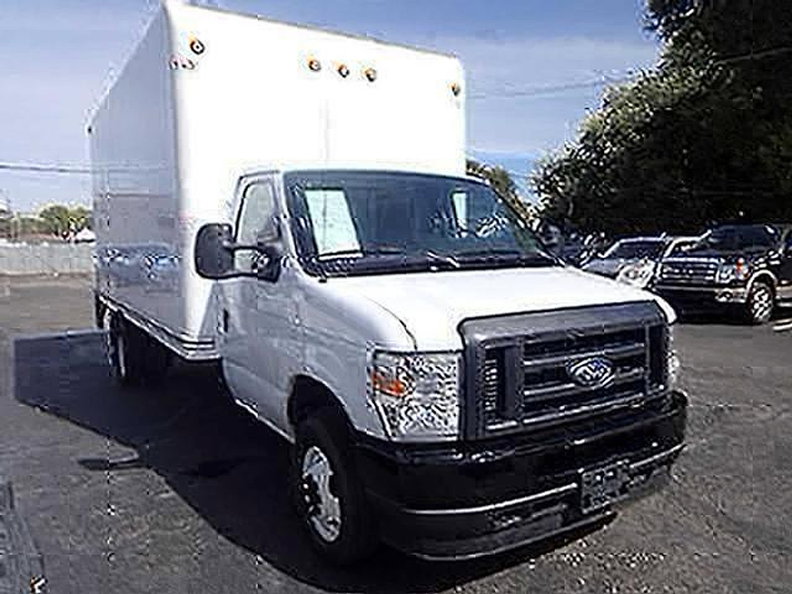Used 2024 Ford E-450 and Econoline 450 Super Duty w/ Power Windows & Locks Group RWD image 1