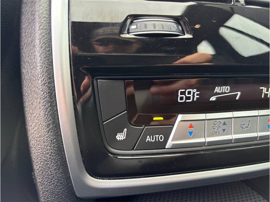 Used 2019 BMW X5 xDrive50i w/ Parking Assistance Package AWD/4WD image 44