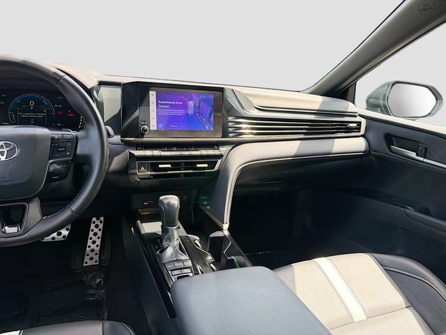 Used 2025 Toyota Camry SE FWD image 23