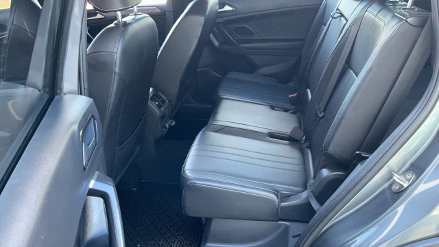 Used 2022 Volkswagen Tiguan SE R-Line FWD image 20