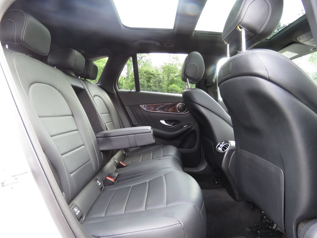 Used 2019 Mercedes-Benz GLC 300 4MATIC image 16