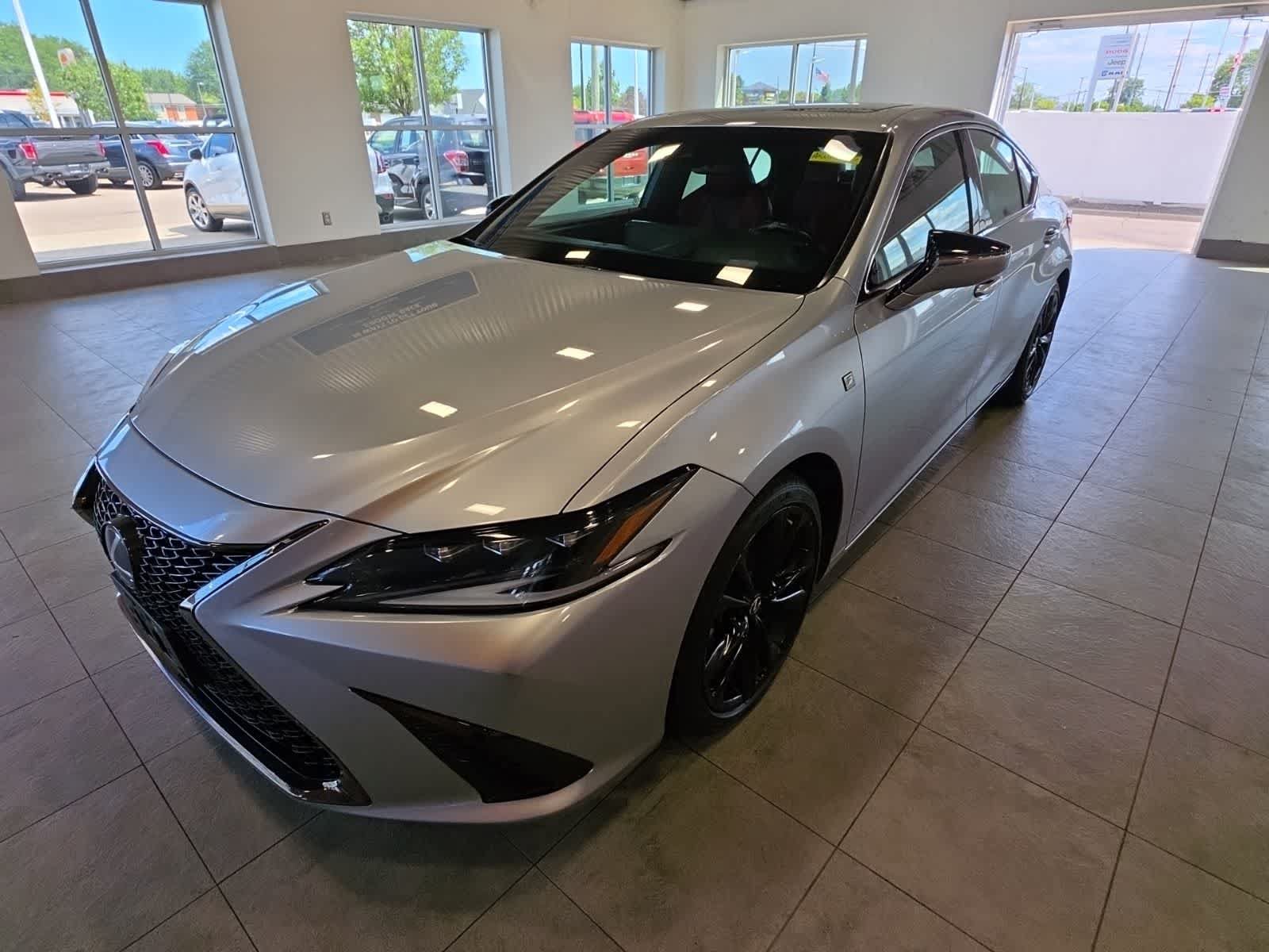 Used 2022 Lexus ES 350 F Sport FWD image 2