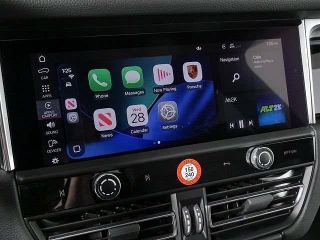 Certified 2026 Porsche Macan AWD/4WD image 15
