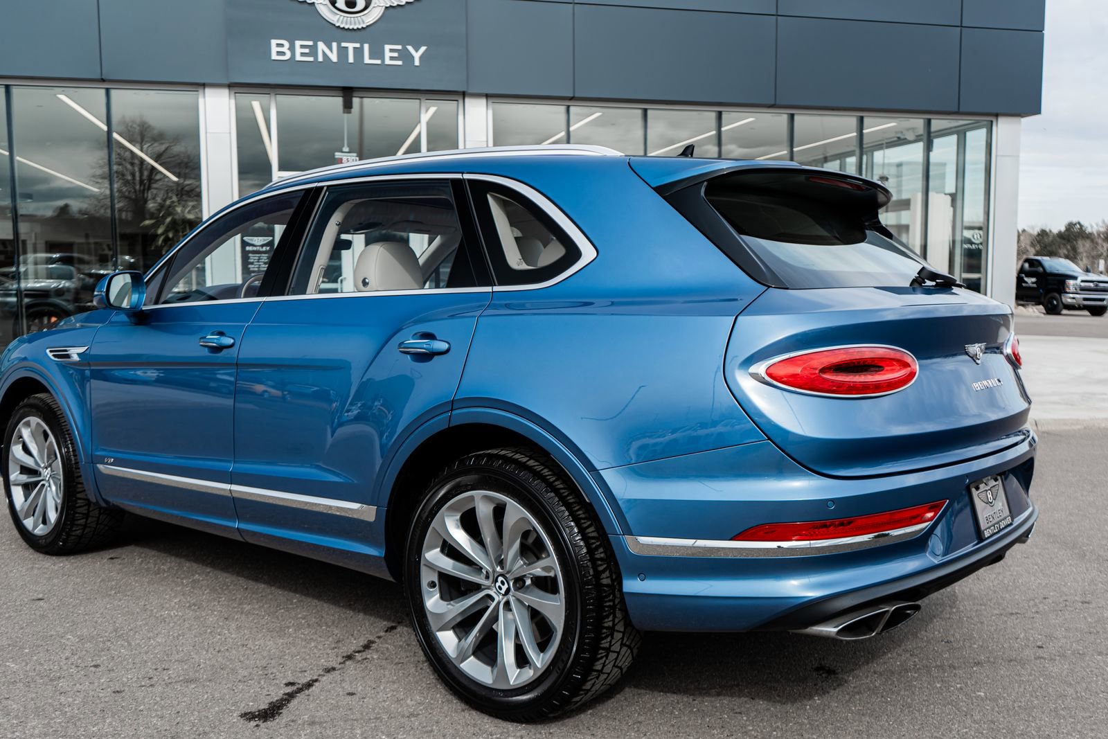 Certified 2022 Bentley Bentayga image 6