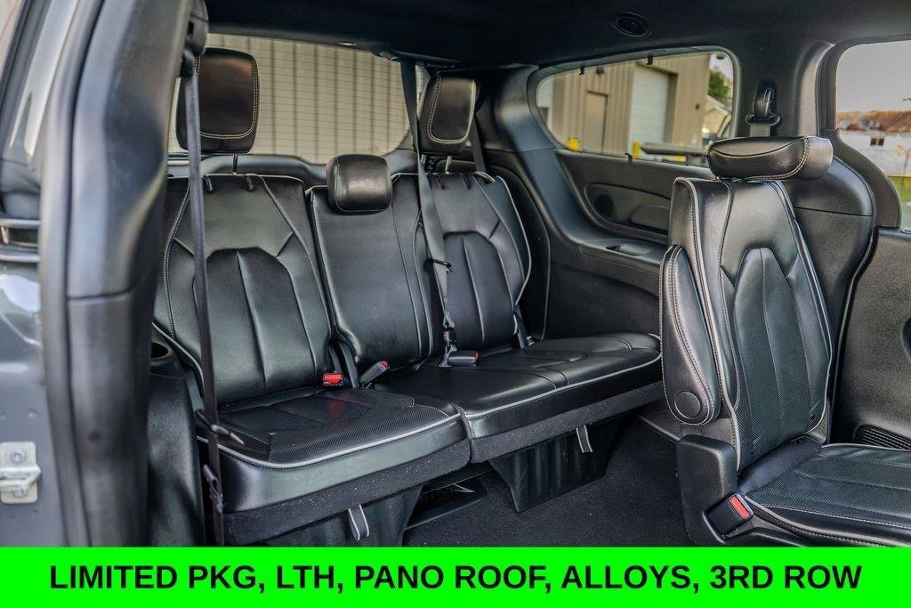 Used 2025 Chrysler Pacifica Limited FWD image 27