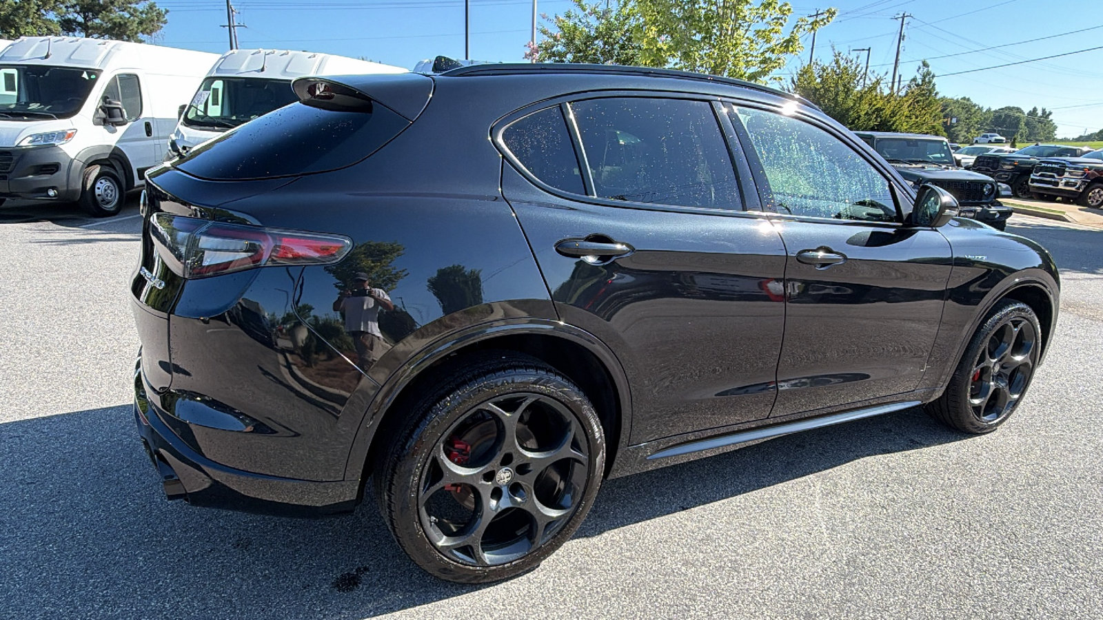Used 2025 Alfa Romeo Stelvio Sprint AWD/4WD image 8